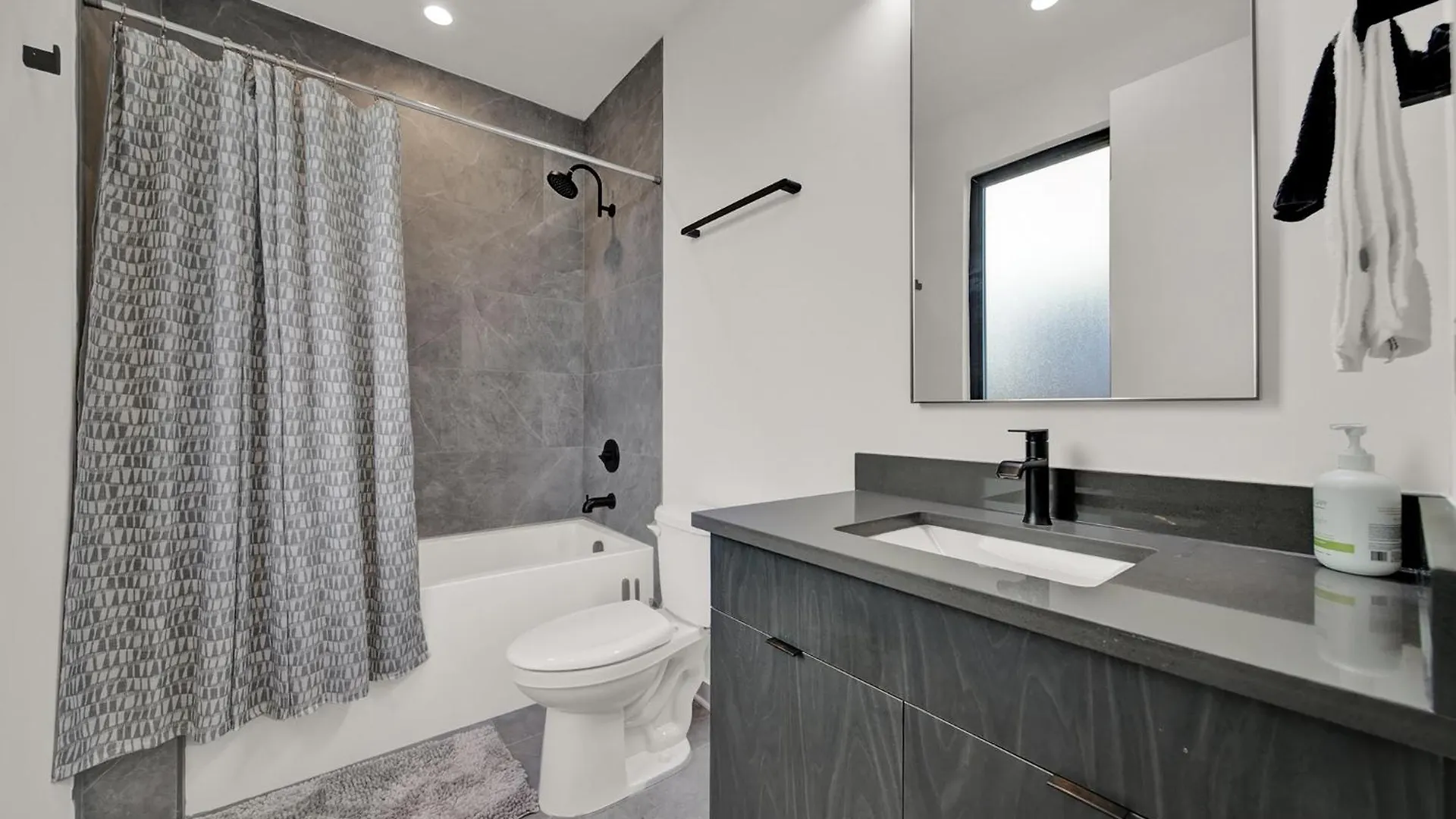 406 Katonah Amazing Location Rooftop Patio Views And A Gym Charlotte Holiday home